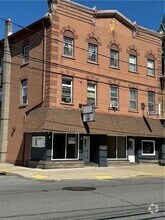 Building Photo - 1 E Main St