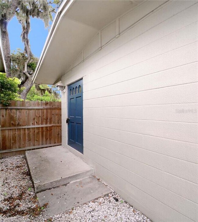 Building Photo - 1607 9th Ave W