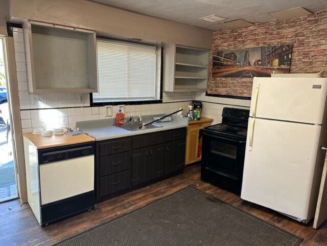 Kitchen - 134 2nd St