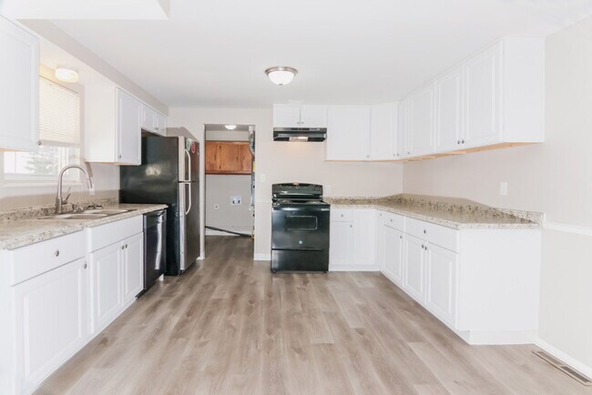 Foto del edificio - Lovely 3 Bedroom Ranch in Reynoldsburg, OH