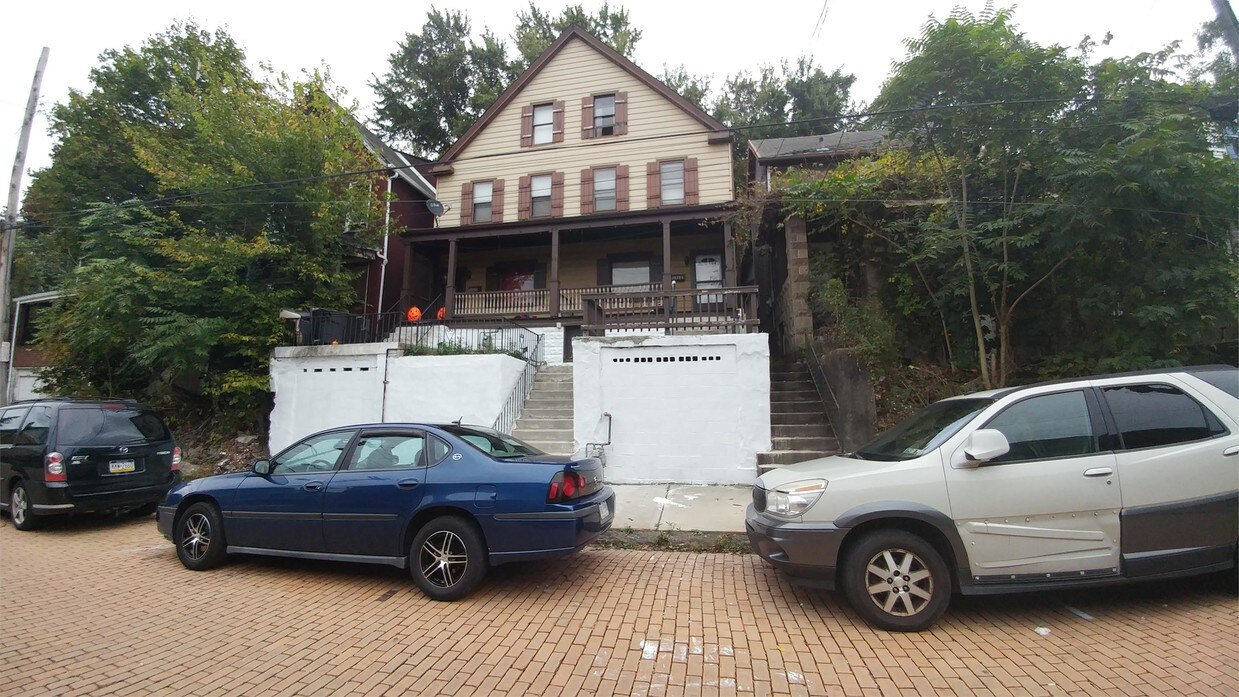 Primary Photo - 1028 1/2 Montier St