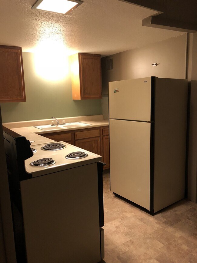 Kitchen - 6704 Wabash Ave