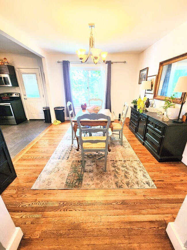 Foto del edificio - 6533 Rosemoor St