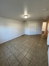 Building Photo - 710-710 Cedar St