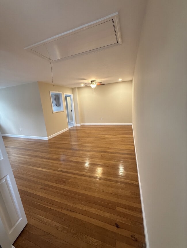 Entry View (Living Room) - 190 Institute Rd