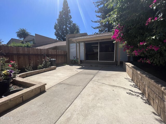 Foto principal - 418 N Palm Ave