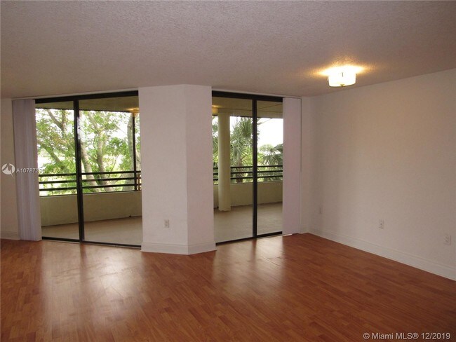 Foto del edificio - 8740 NW 40th St