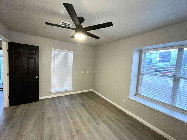 Building Photo - 1317 Catalpa Ln