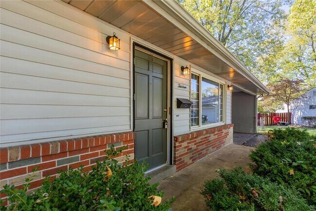 Building Photo - Fantastic 3bd/1.5ba home! Let yourself in!