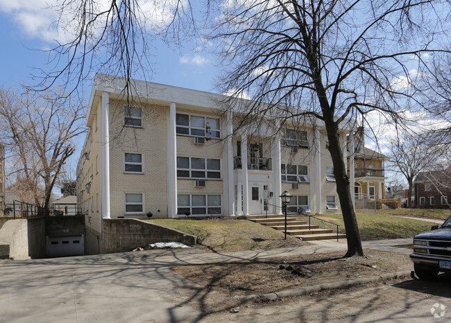 Building Photo - Pillsbury Apartments