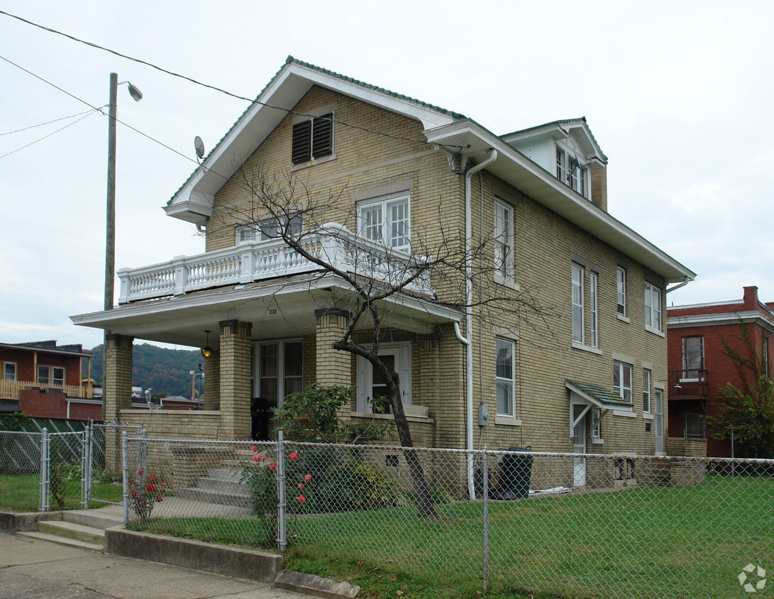 Building Photo - 228 Shelton Ave