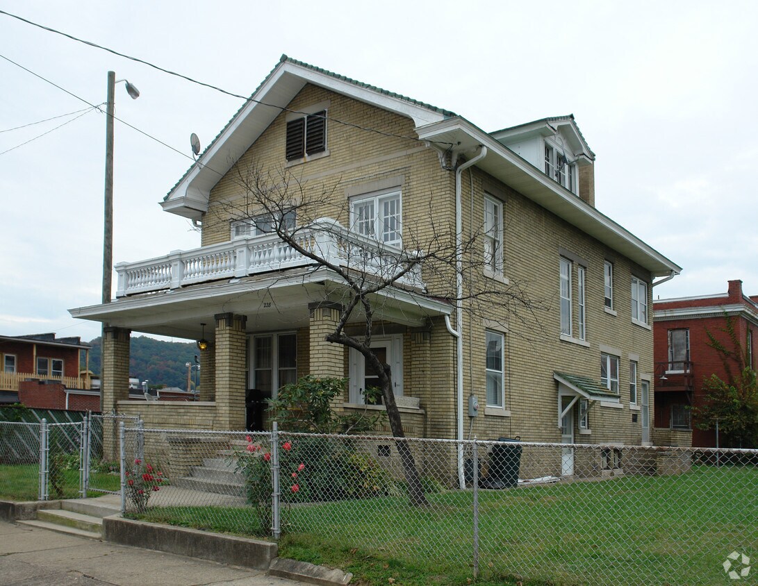 Foto del edificio - 228 Shelton Ave