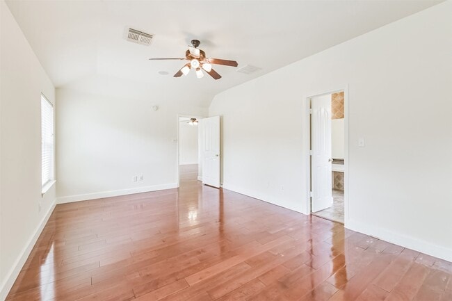 Building Photo - 7 Heron Hollow Ct