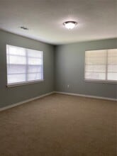 Building Photo - 7520 Thompson Rd