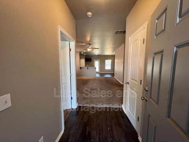 Building Photo - 2224 Alta Vista Ln