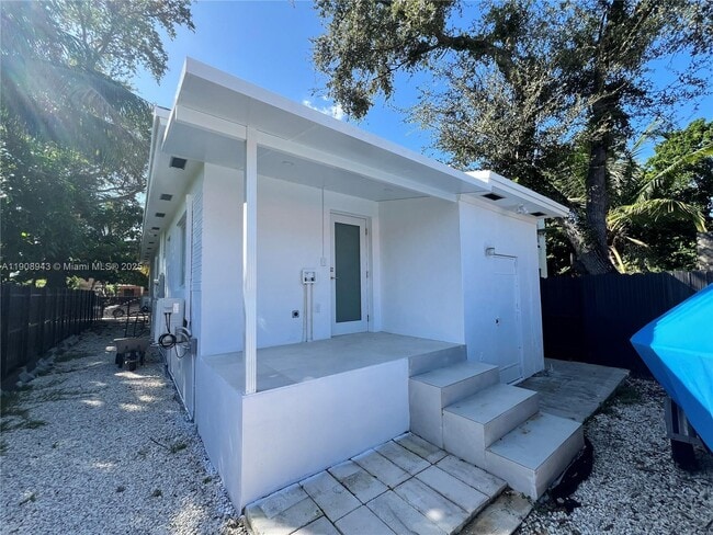 Building Photo - 75 NE 70th St