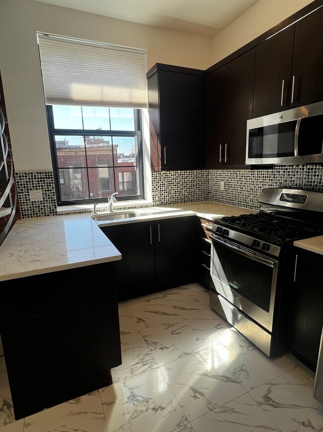 Foto del edificio - 2575 22nd St