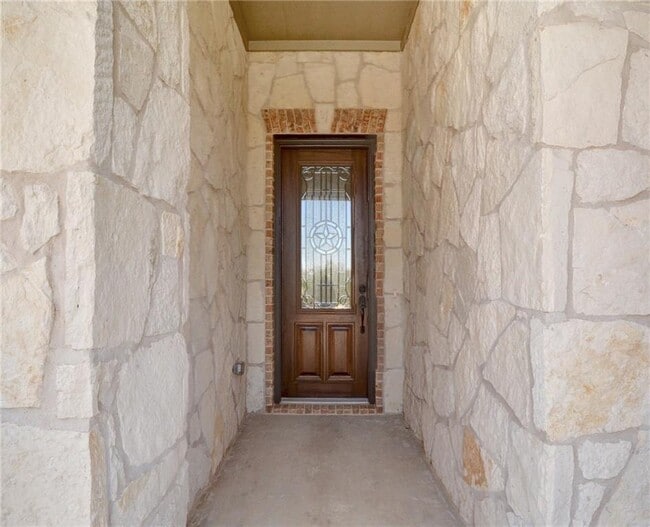Building Photo - 3105 Maurine Dr
