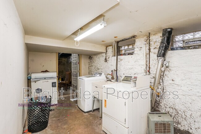 Foto del edificio - 3322 Clinton Ave