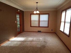 Building Photo - 1617-1619 Rainbow Dr