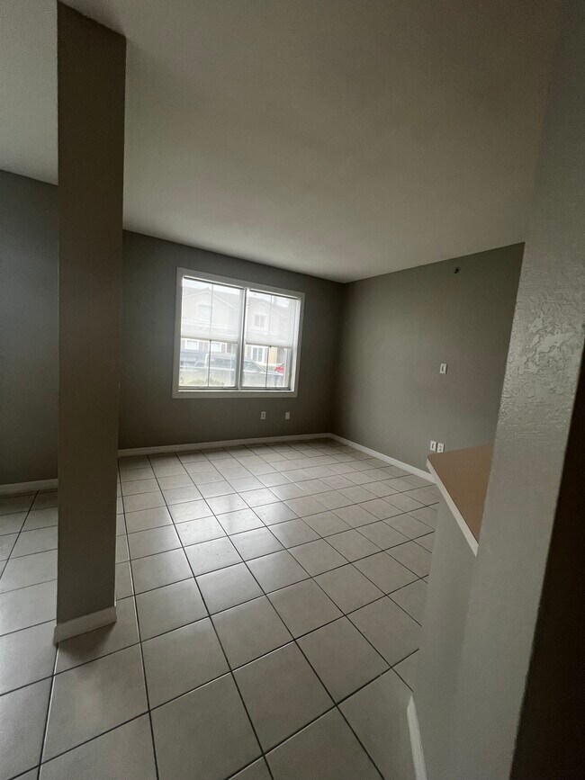 Foto del edificio - 8964 W Flagler St
