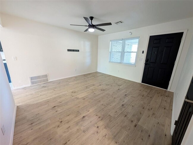 Building Photo - 414 Sunnyside Pl