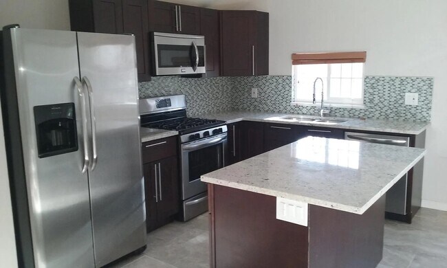 Stainless steel appliances - 2957 S Revere St
