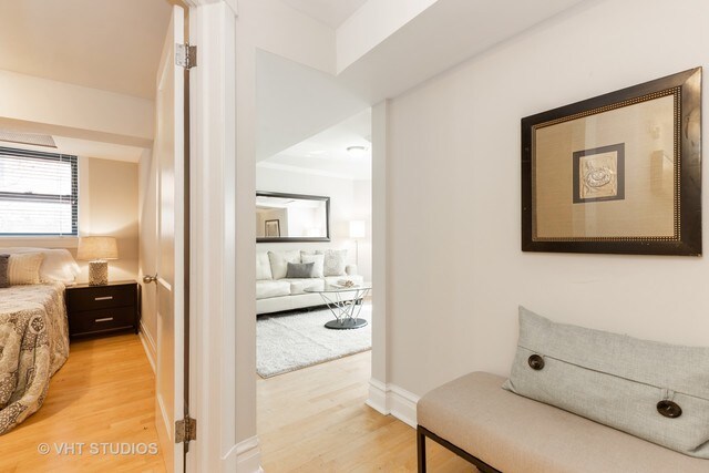 Foto del edificio - 836 W Lakeside Pl