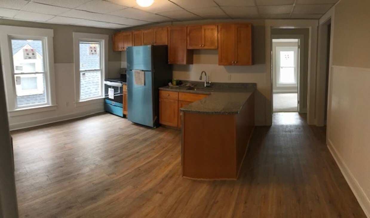 Primary Photo - 32 2nd St