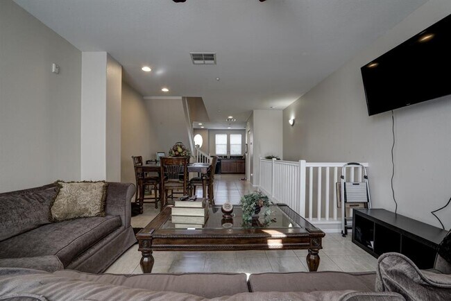 Foto del edificio - 3 Br SanElijoTownhome 2 car garage Granite...