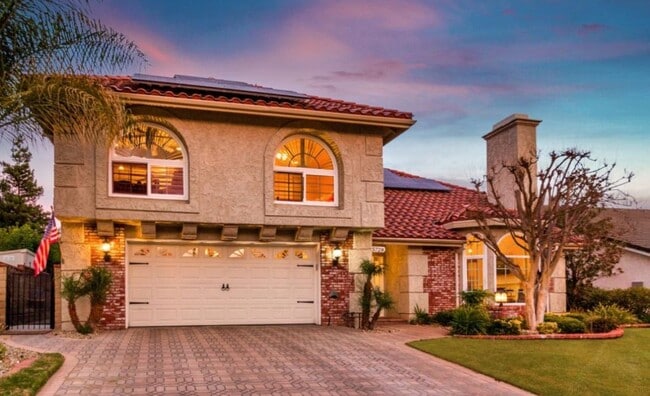 Building Photo - 5728 Ridgebrook Dr