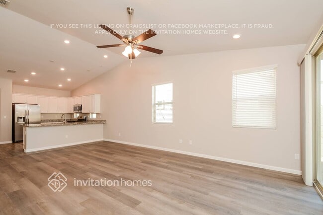 Foto del edificio - 12330 W Glenn Dr