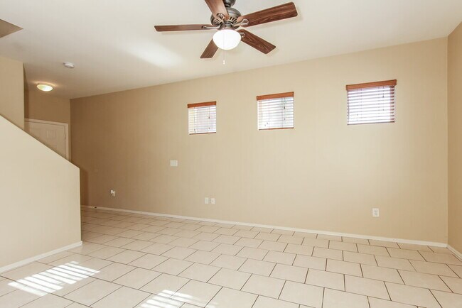 Foto del edificio - 7014 S 40th Ln