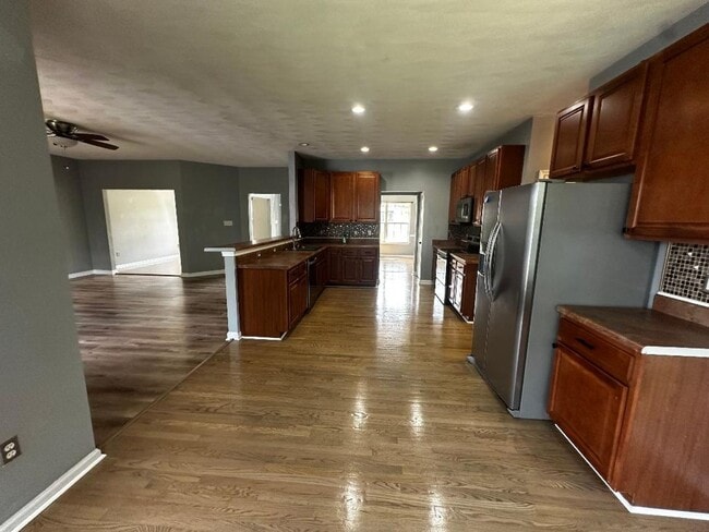 Building Photo - 8781 Lake Jordan Ct