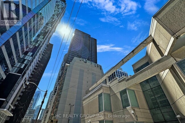 Building Photo - 608-238 SIMCOE St