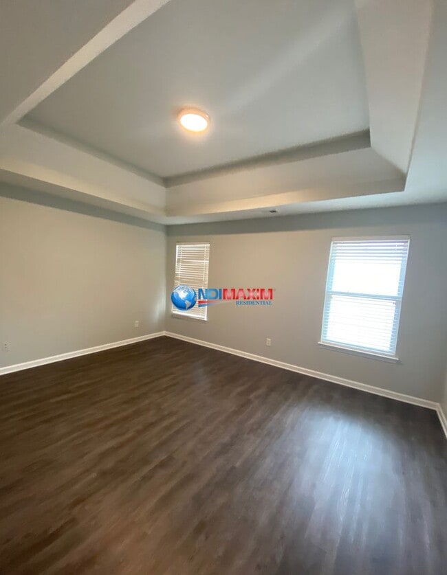 Building Photo - Nice 3 bedrooms and 3 bathrooms house in S...