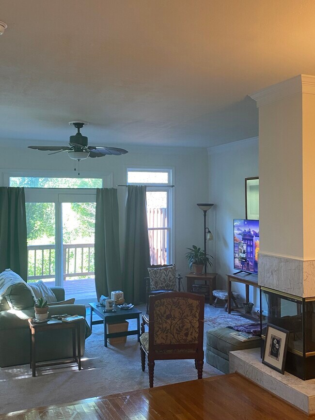 Building Photo - 601 Shaw Ct
