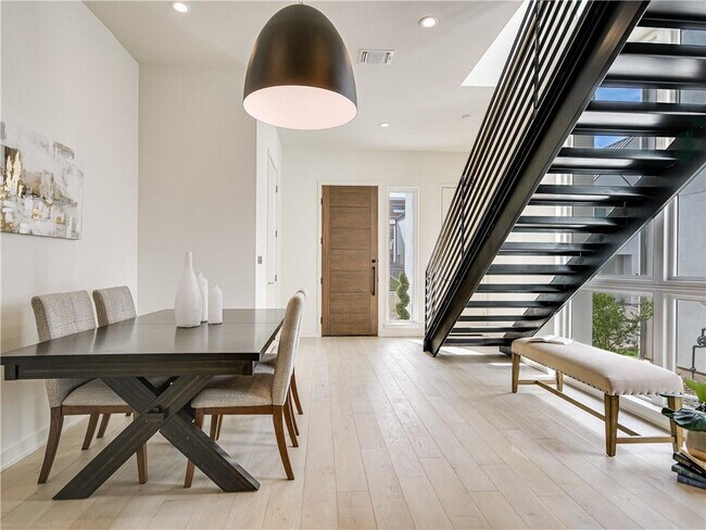 Foto del edificio - 2602 Sutherland St