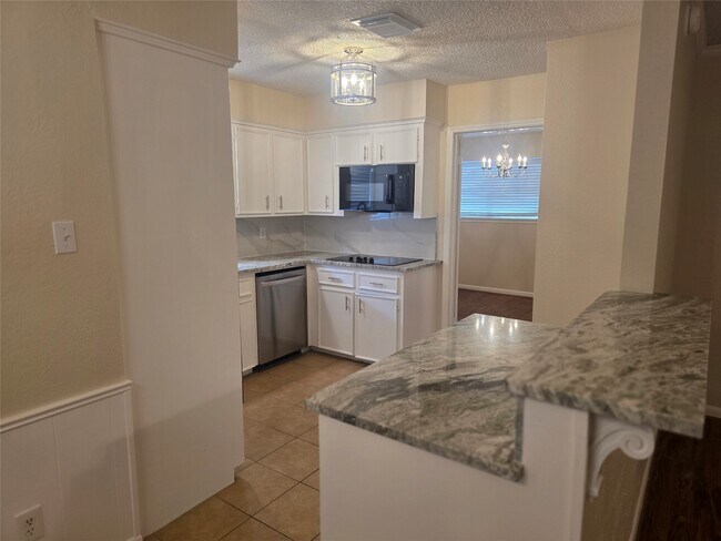 Foto del edificio - 12703 Pleasant Grove Rd