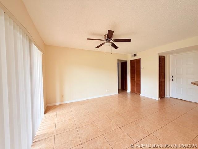 Foto del edificio - 9999 Summerbreeze Dr