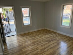 Building Photo - 3134 W 46th St