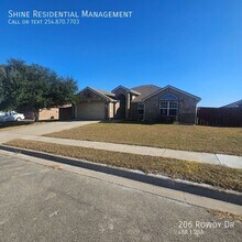 Building Photo - 206 Rowdy Dr