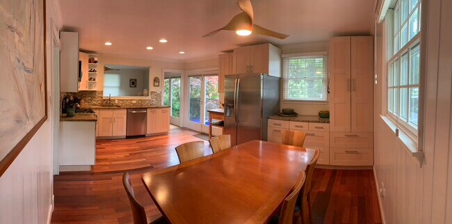 Building Photo - 3821 Denfeld Ave