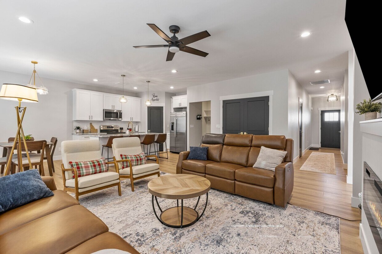 Foto principal - FURNISHED PROPERTY AND INCLUDES ALL UTILITIES