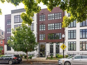 Building Photo - 1345 K St SE