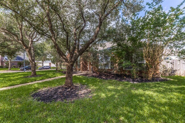 Foto del edificio - 1734 Heddon Falls Dr
