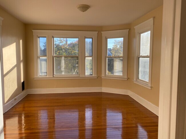 Building Photo - 463 Edgewood Ave
