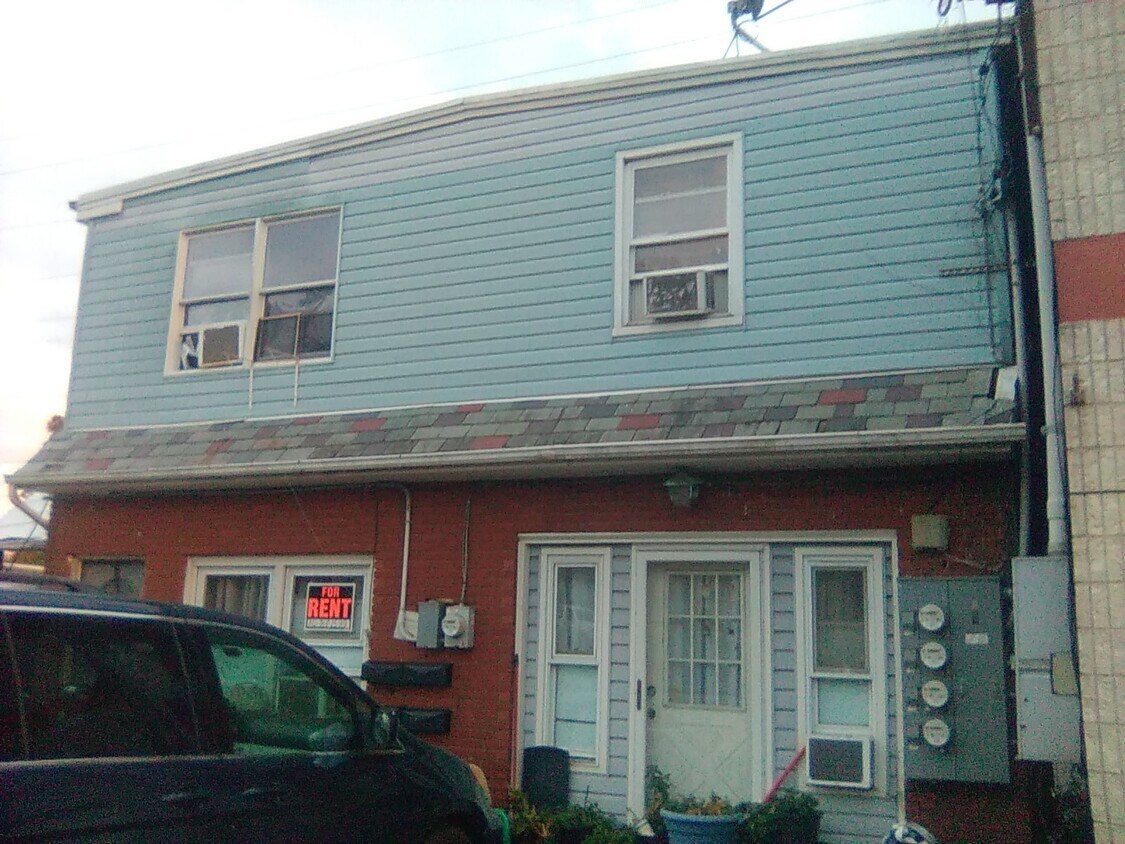 Foto principal - 516 Lincoln Hwy