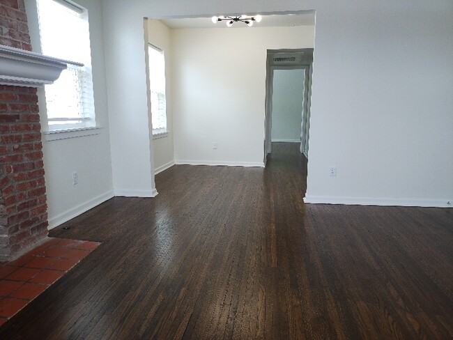 Building Photo - 1312 S Quaker Ave
