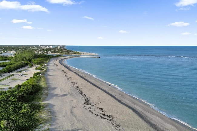 Building Photo - 300 Ocean Trail Way